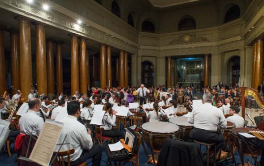 La Orquesta Sinfónica de la Policía Federal Argentina vuelve a presentarse en el Ciclo Cultural BCBA, en esta ocasión bajo la dirección del Mtro. Christina Lage.